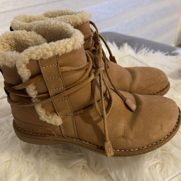 UGGs LaJolla Cork Size 7 - Picture 2 of 5
